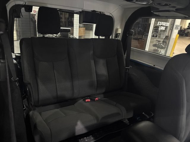 Used 2018 Jeep Wrangler Sport AWD/4WD image 29