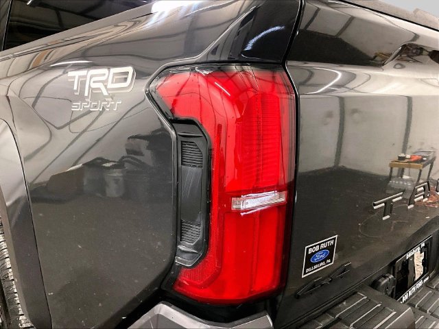 Used 2025 Toyota Tacoma TRD Sport AWD/4WD image 28