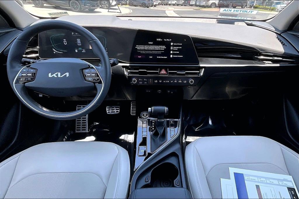 Used 2025 Kia Niro EX Touring FWD image 13