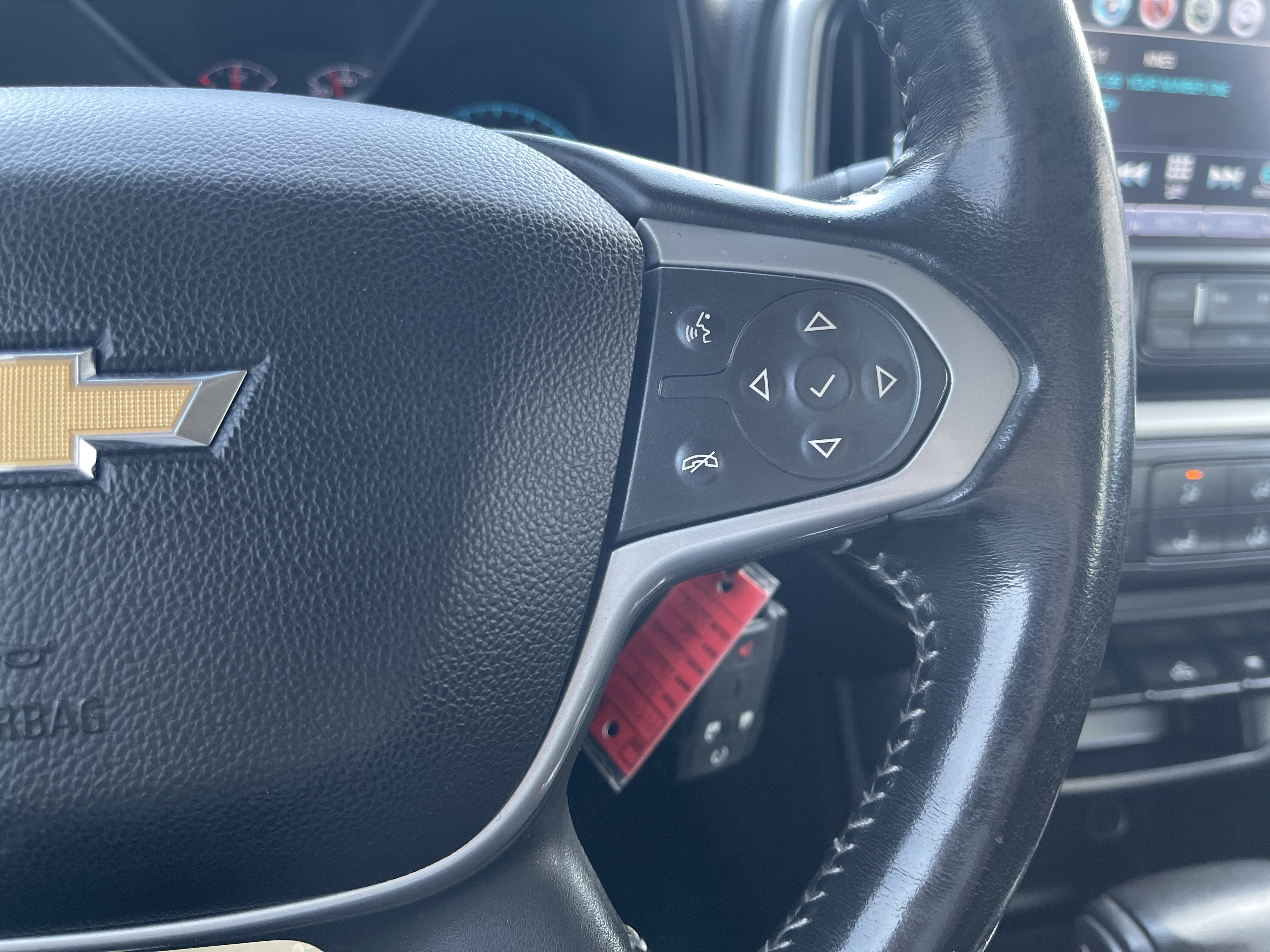 Used 2018 Chevrolet Colorado LT w/ Redline Special Edition image 19