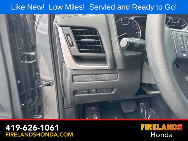 Used 2025 Nissan Rogue S FWD image 15