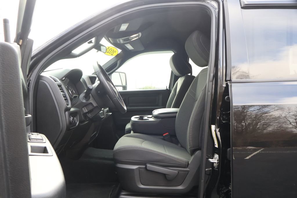 Used 2024 RAM 3500 Tradesman image 27