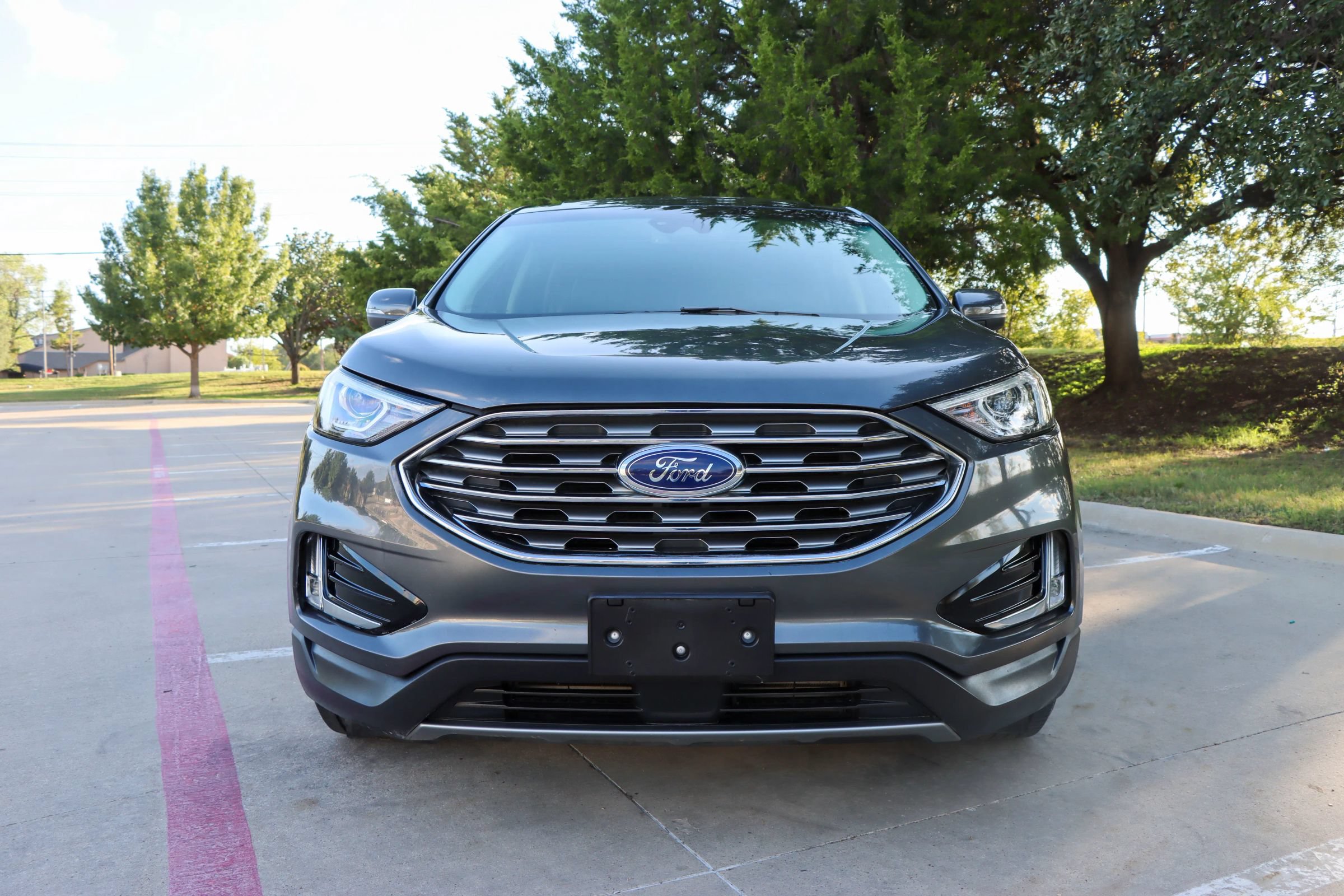 Used 2019 Ford Edge SEL w/ Equipment Group 201A FWD image 2