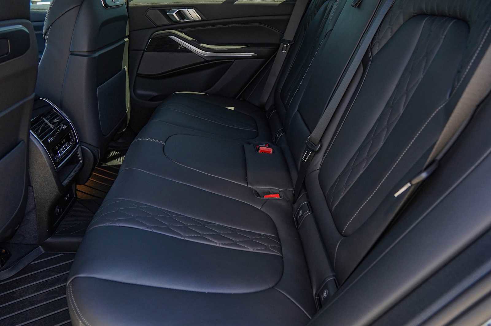 Used 2026 BMW X5 xDrive40i w/ M Sport Package image 33