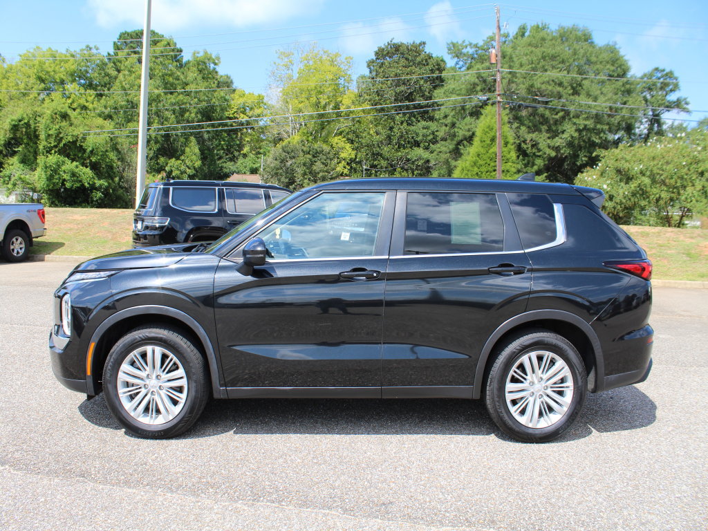 Used 2022 Mitsubishi Outlander ES FWD image 11