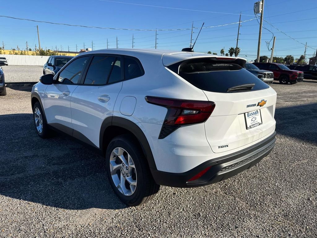 New 2026 Chevrolet Trax LS w/ LS Convenience Package image 5