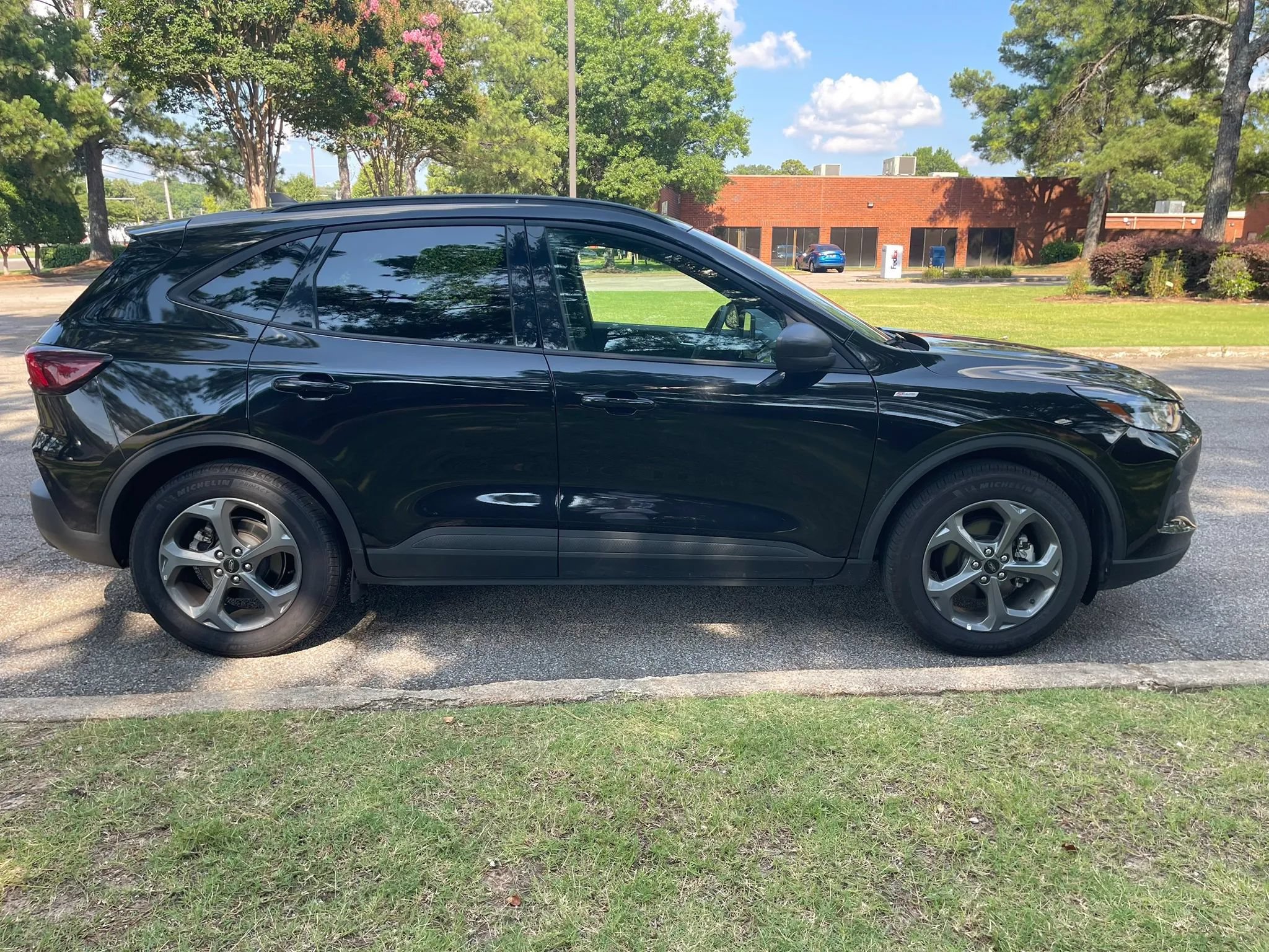 Used 2025 Ford Escape ST-Line FWD image 6