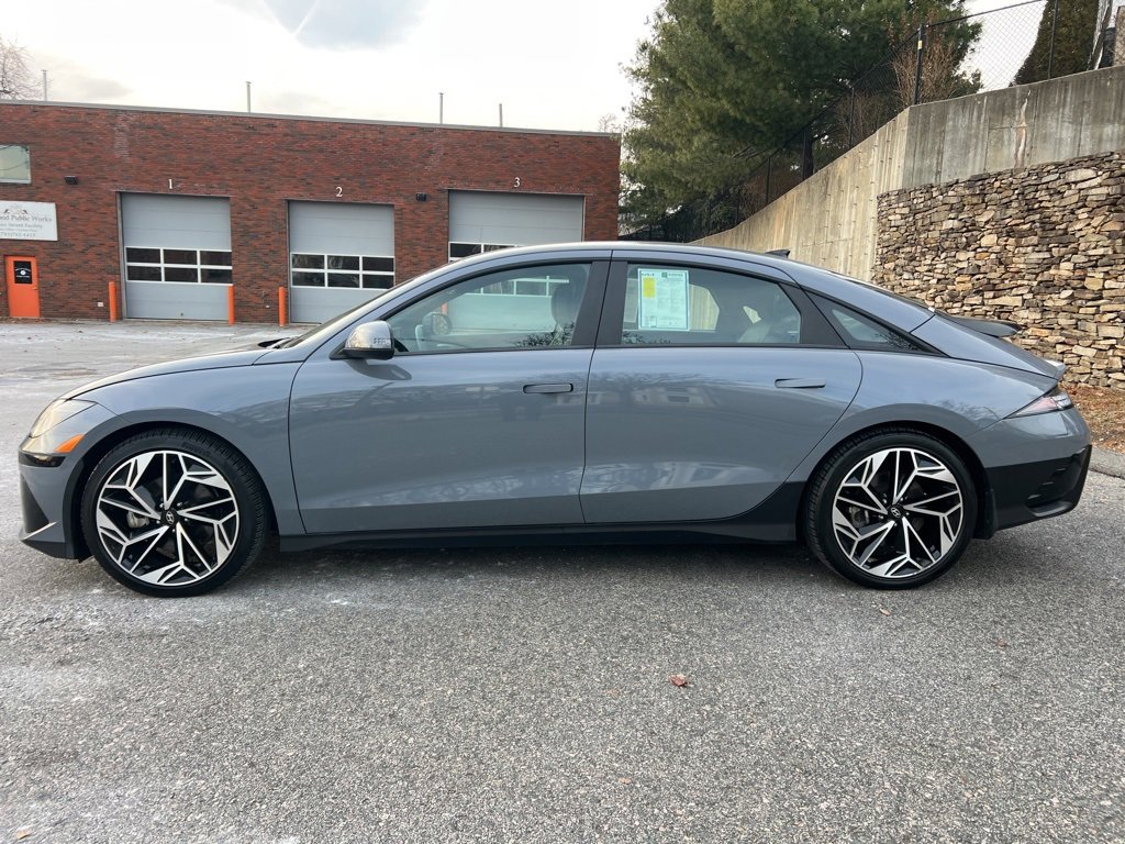 Used 2023 Hyundai Ioniq 6 SEL image 2