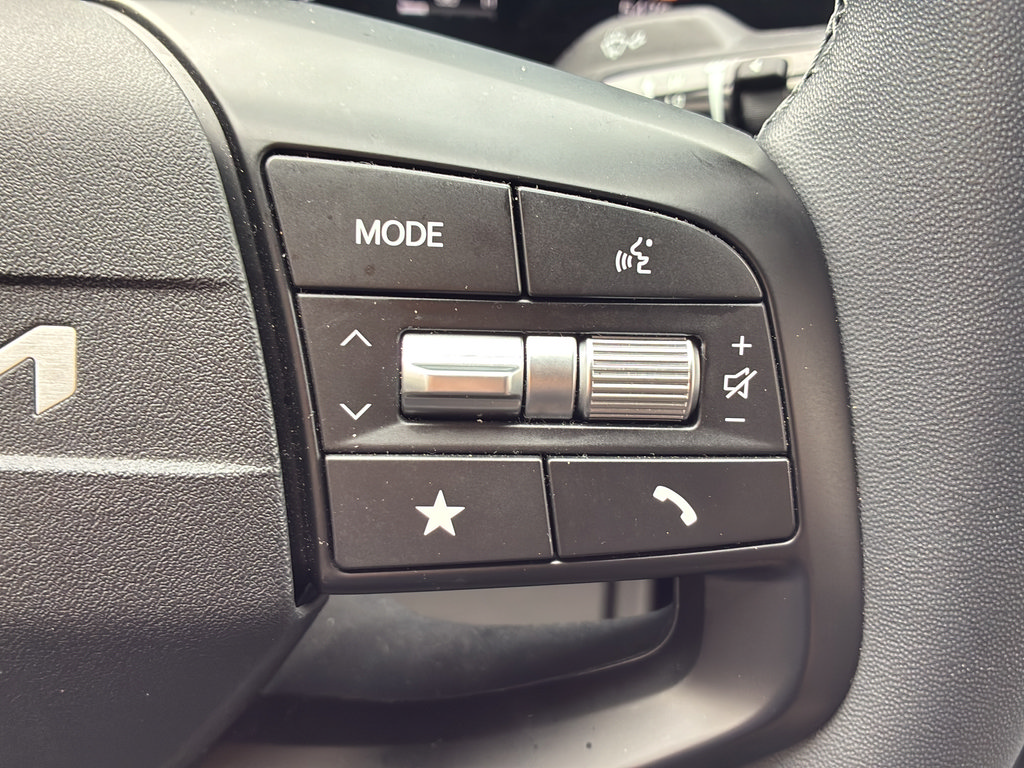 Certified 2025 Kia K4 EX FWD image 37