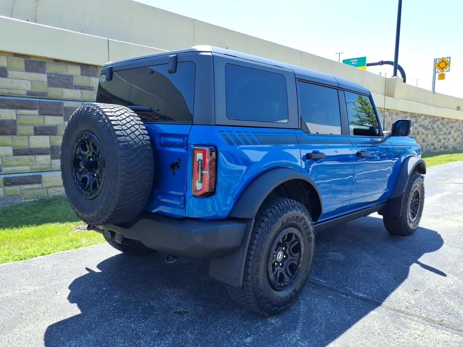 Used 2023 Ford Bronco Wildtrak AWD/4WD image 11