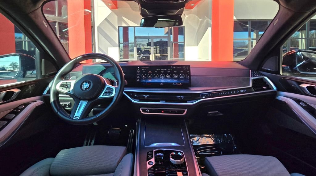 Used 2023 BMW X7 xDrive40i w/ M Sport Package AWD/4WD image 21