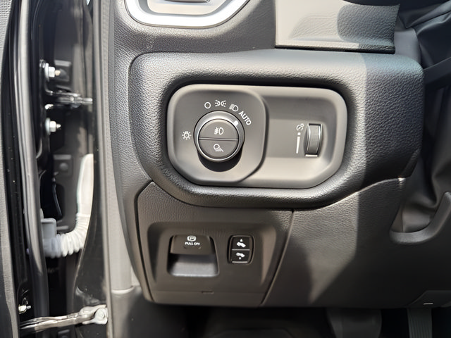 Used 2022 RAM 1500 Big Horn AWD/4WD image 14