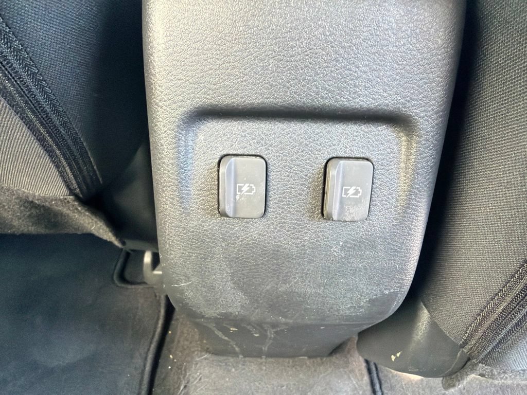 Used 2022 Nissan Kicks SR FWD image 25