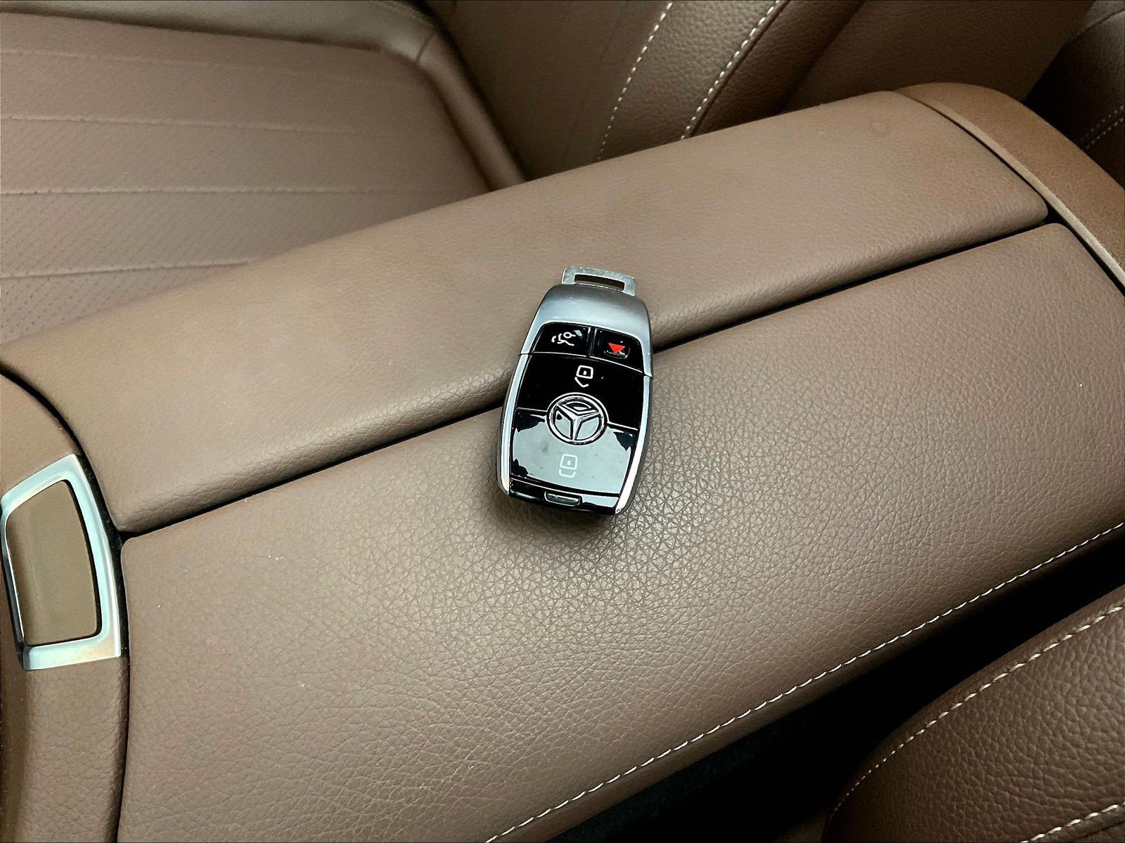 Used 2023 Mercedes-Benz E 350 4MATIC Sedan image 35