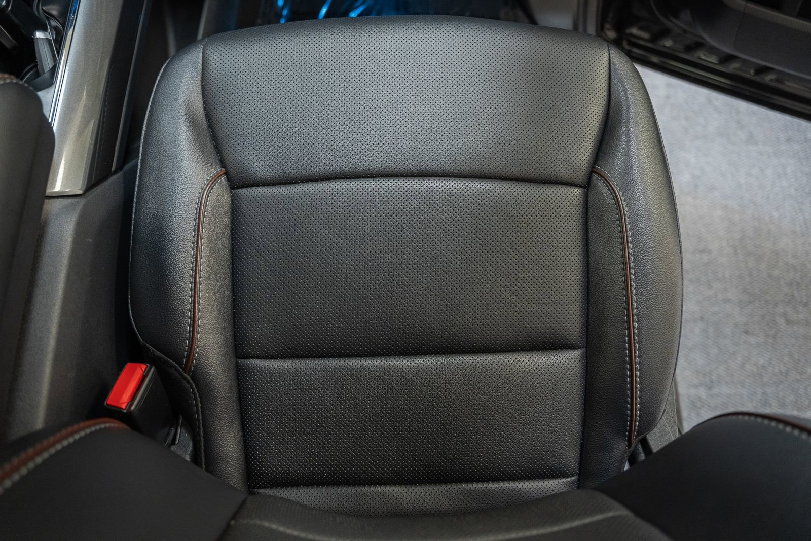 Certified 2023 Ford F150 Lariat w/ Equipment Group 502A High image 38