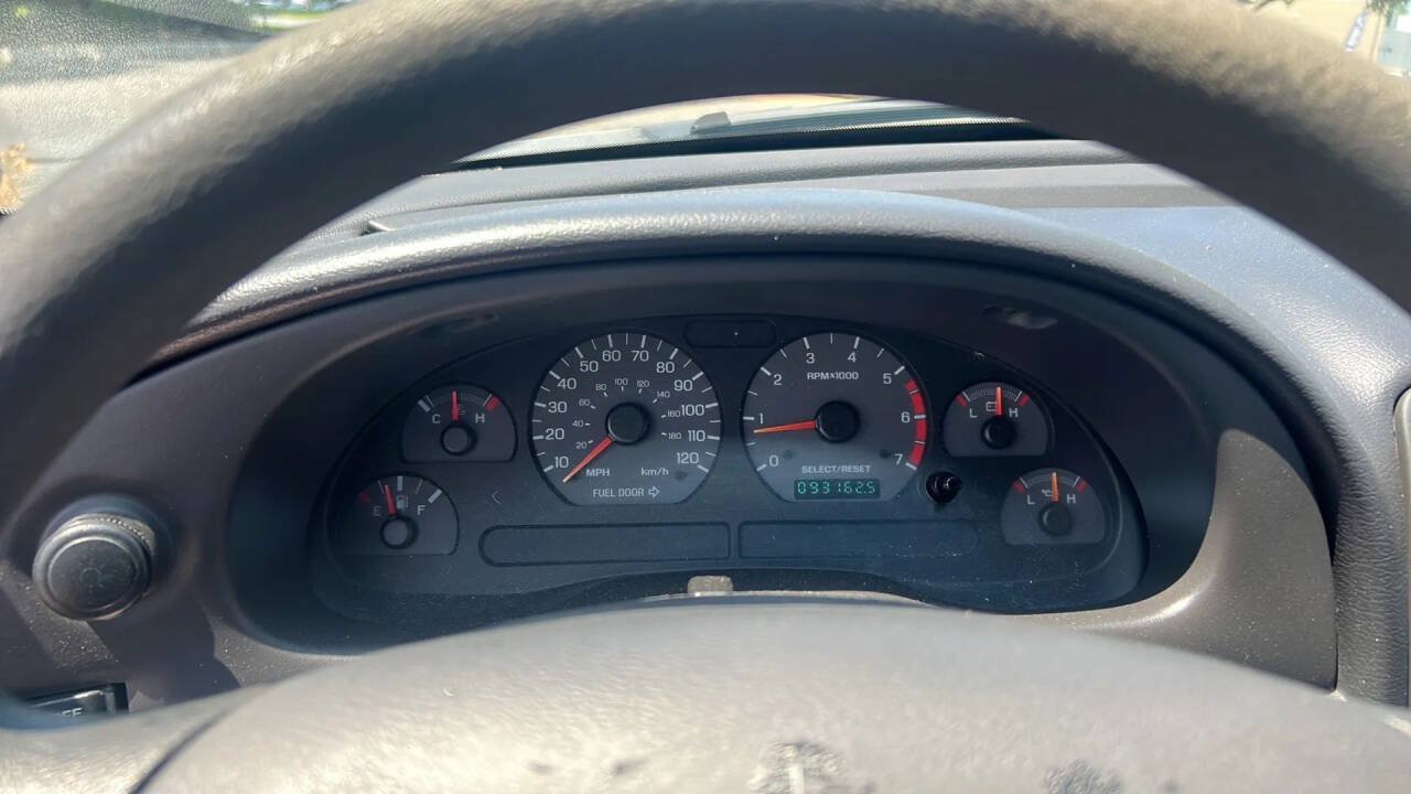 Used 1999 Ford Mustang Convertible RWD image 15