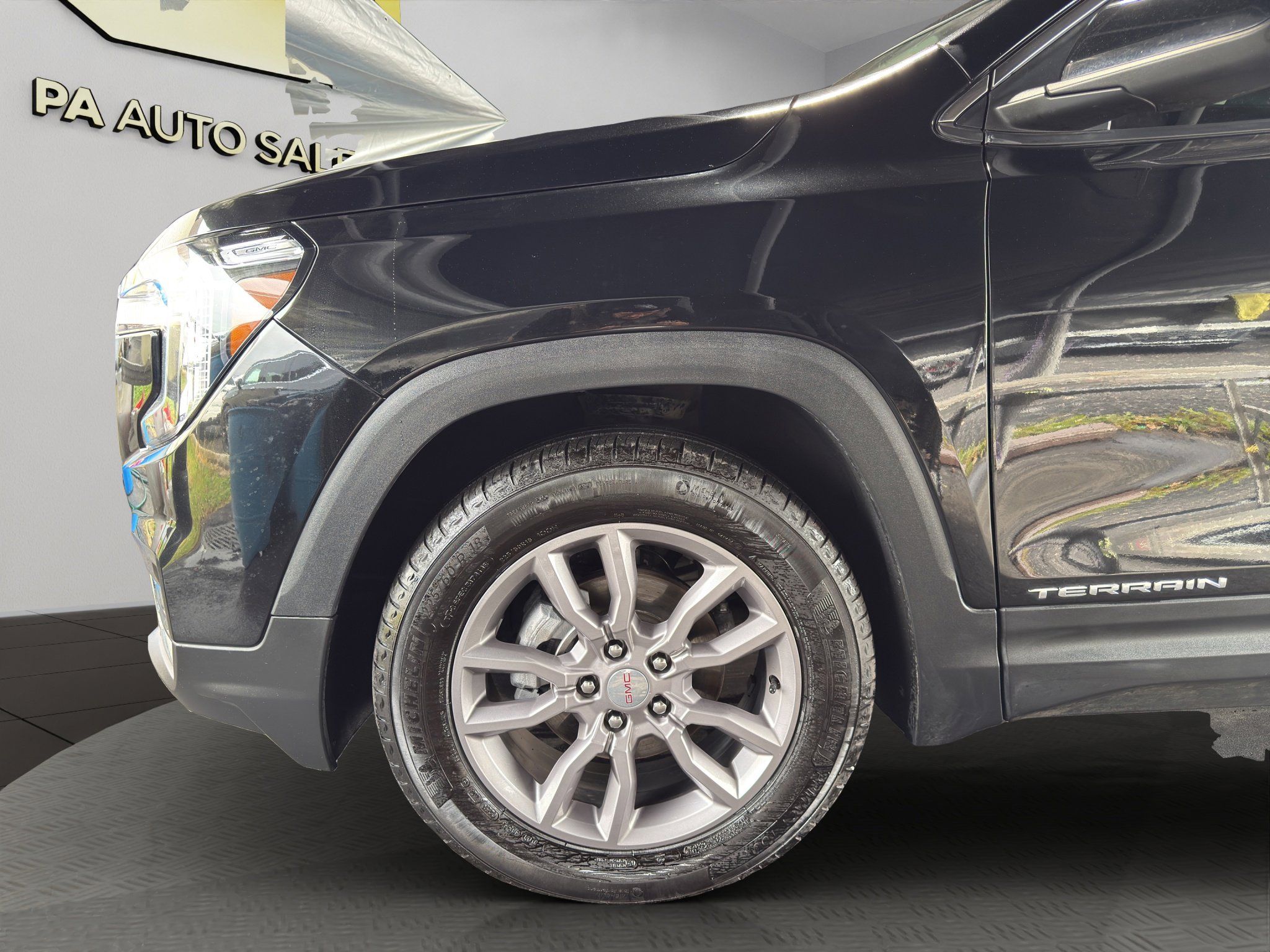 Used 2024 GMC Terrain SLT w/ Infotainment Package II image 22