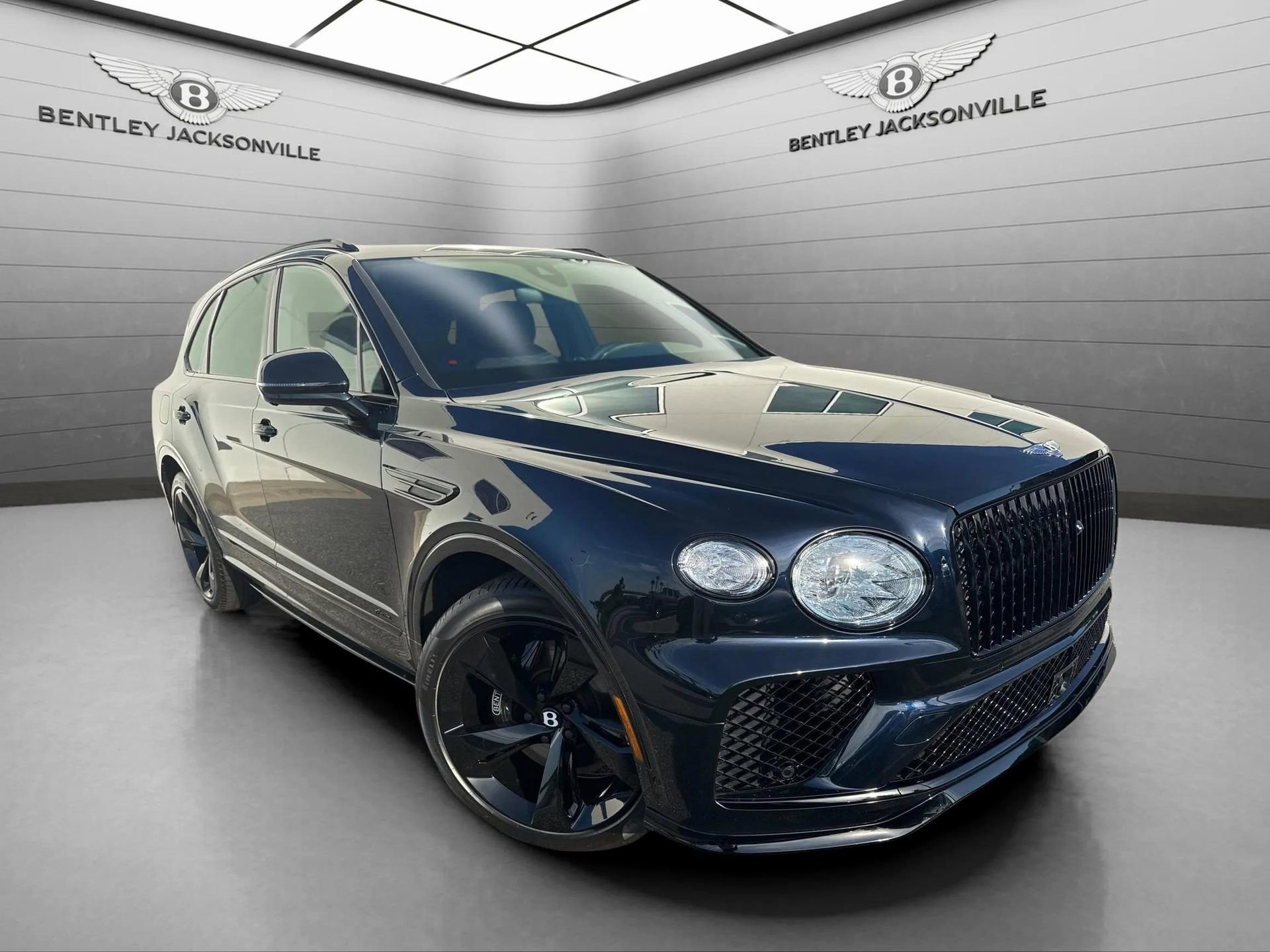 Used 2024 Bentley Bentayga image 11