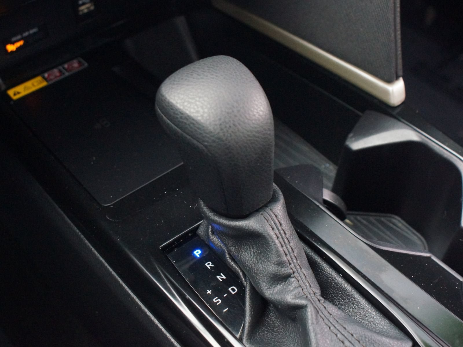 Used 2025 Toyota Camry LE FWD image 11