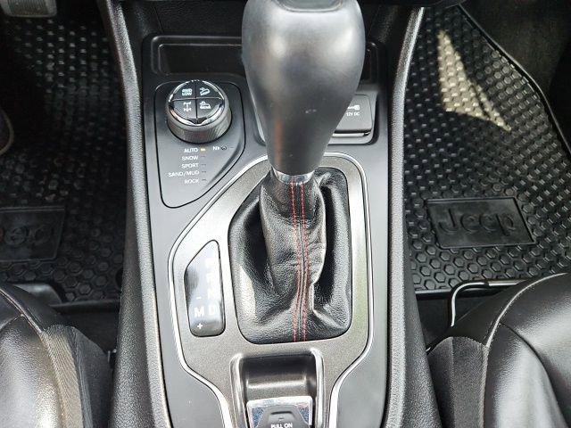 Used 2021 Jeep Cherokee Trailhawk w/ Comfort/Convenience Group image 17