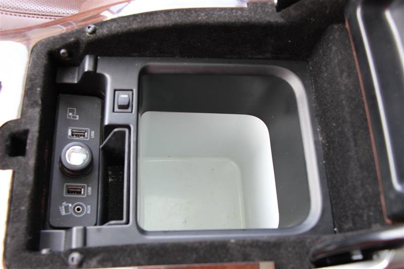 Used 2015 Land Rover Range Rover Autobiography image 46