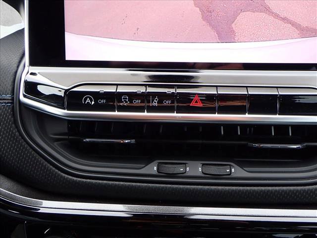 New 2026 Jeep Compass Latitude image 17