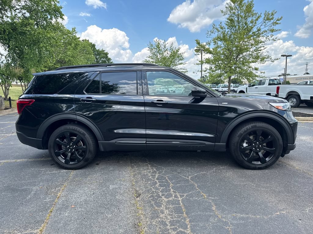 Used 2023 Ford Explorer ST-Line w/ Class IV Trailer Tow Package AWD/4WD image 4
