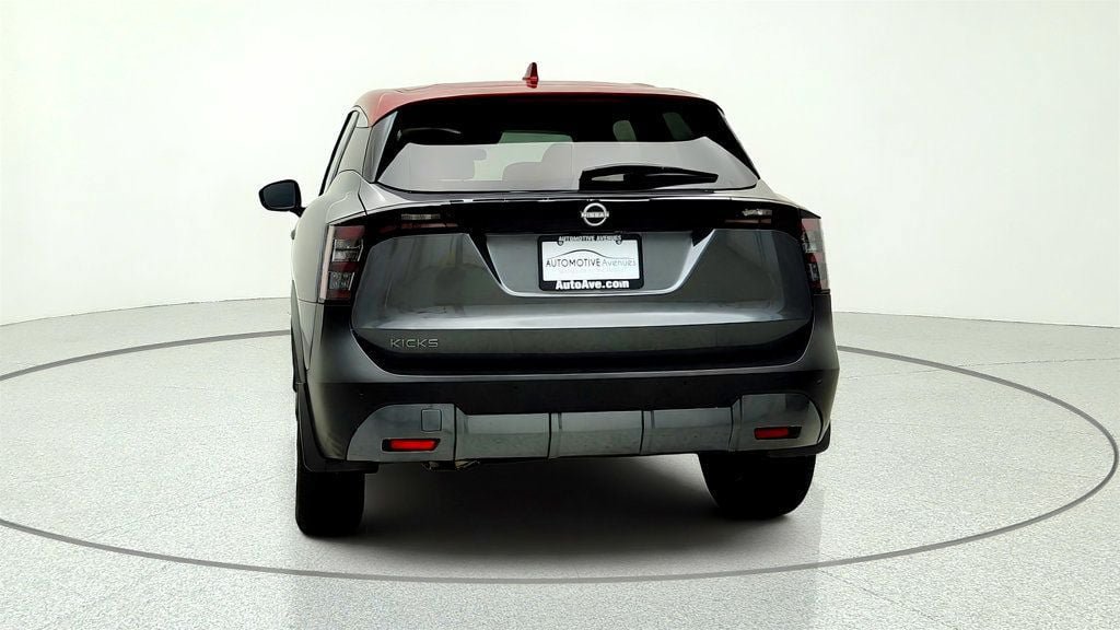 Used 2025 Nissan Kicks SV FWD image 6