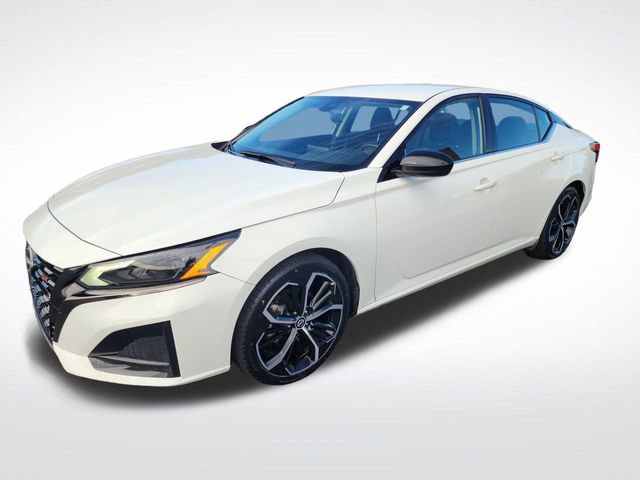 Used 2024 Nissan Altima 2.5 SR image 1