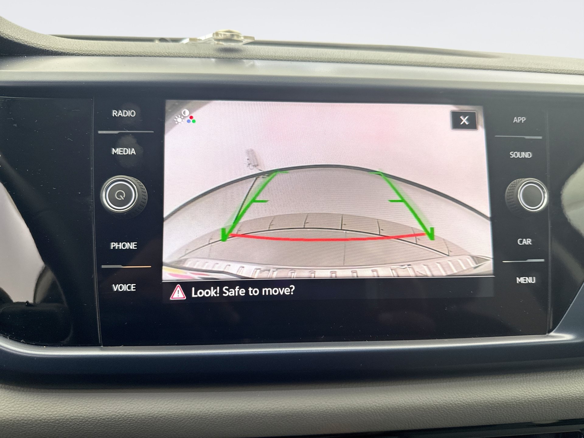 Used 2023 Volkswagen Taos SE w/ Panoramic Sunroof Package AWD/4WD image 15
