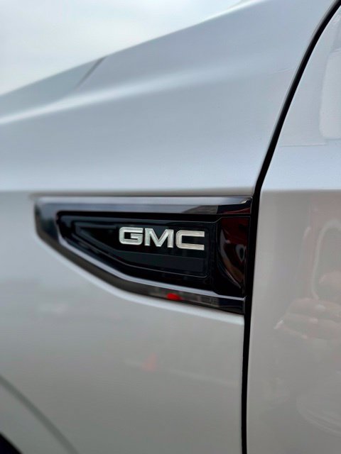 Certified 2024 GMC Yukon XL Denali Ultimate AWD/4WD image 6