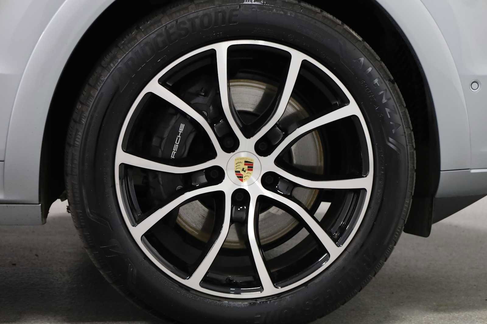 Certified 2024 Porsche Cayenne image 12