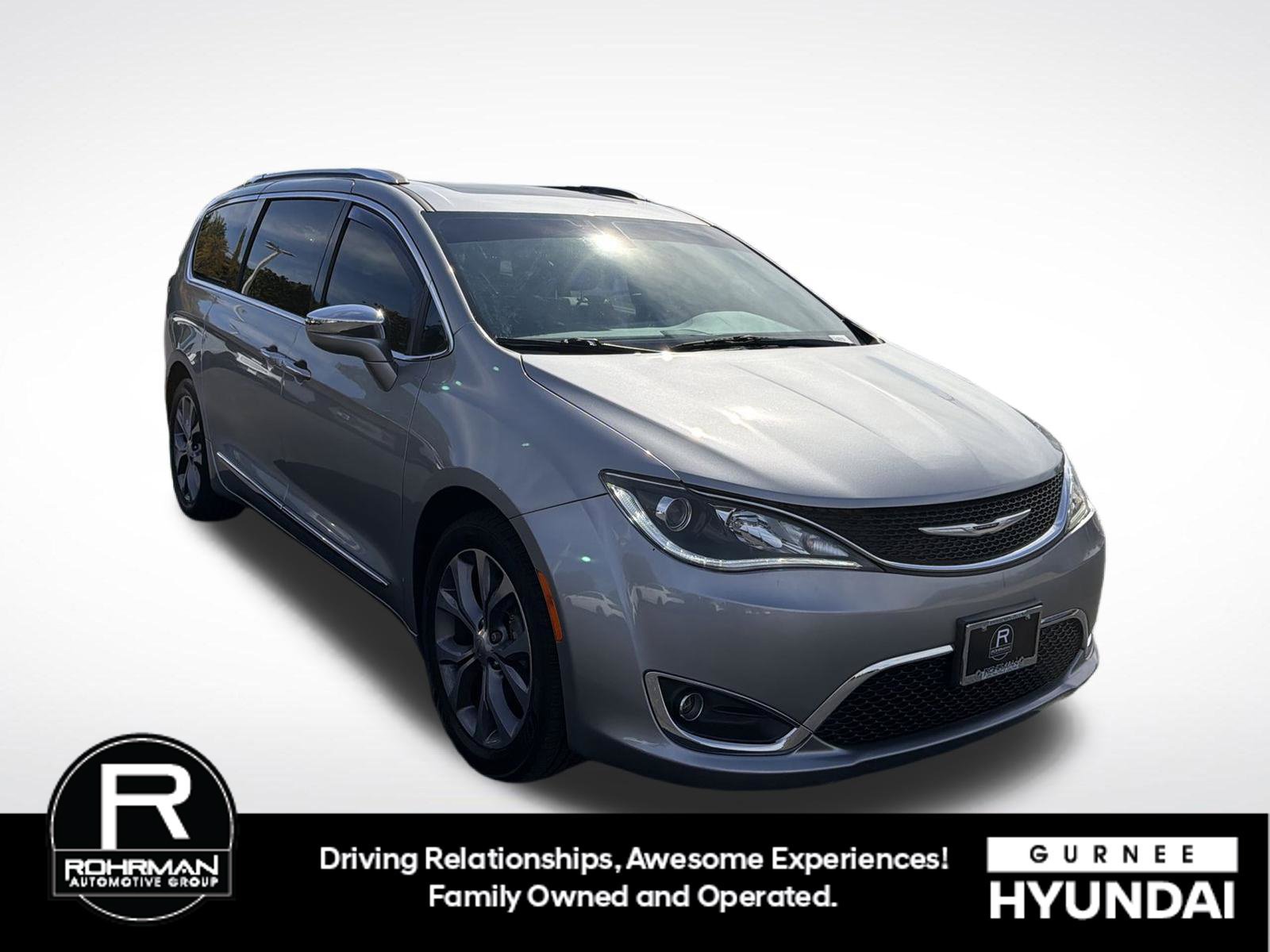 Used 2020 Chrysler Pacifica Limited FWD image 2
