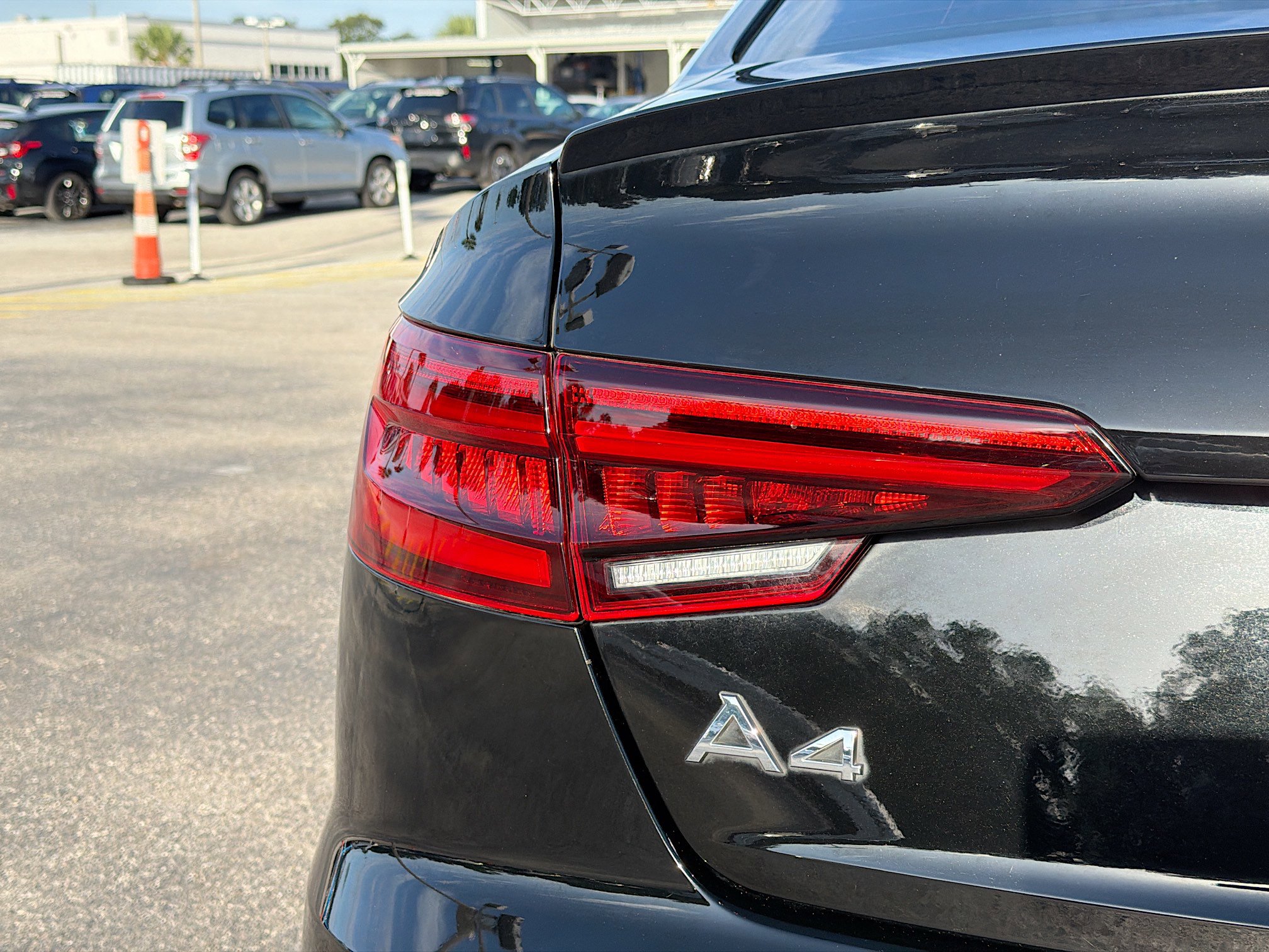 Used 2018 Audi A4 2.0T Premium Plus w/ Premium Plus Package AWD/4WD image 10