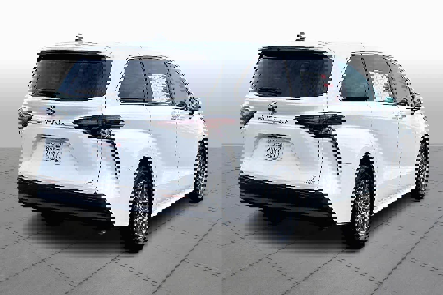 Certified 2023 Toyota Sienna LE image 12