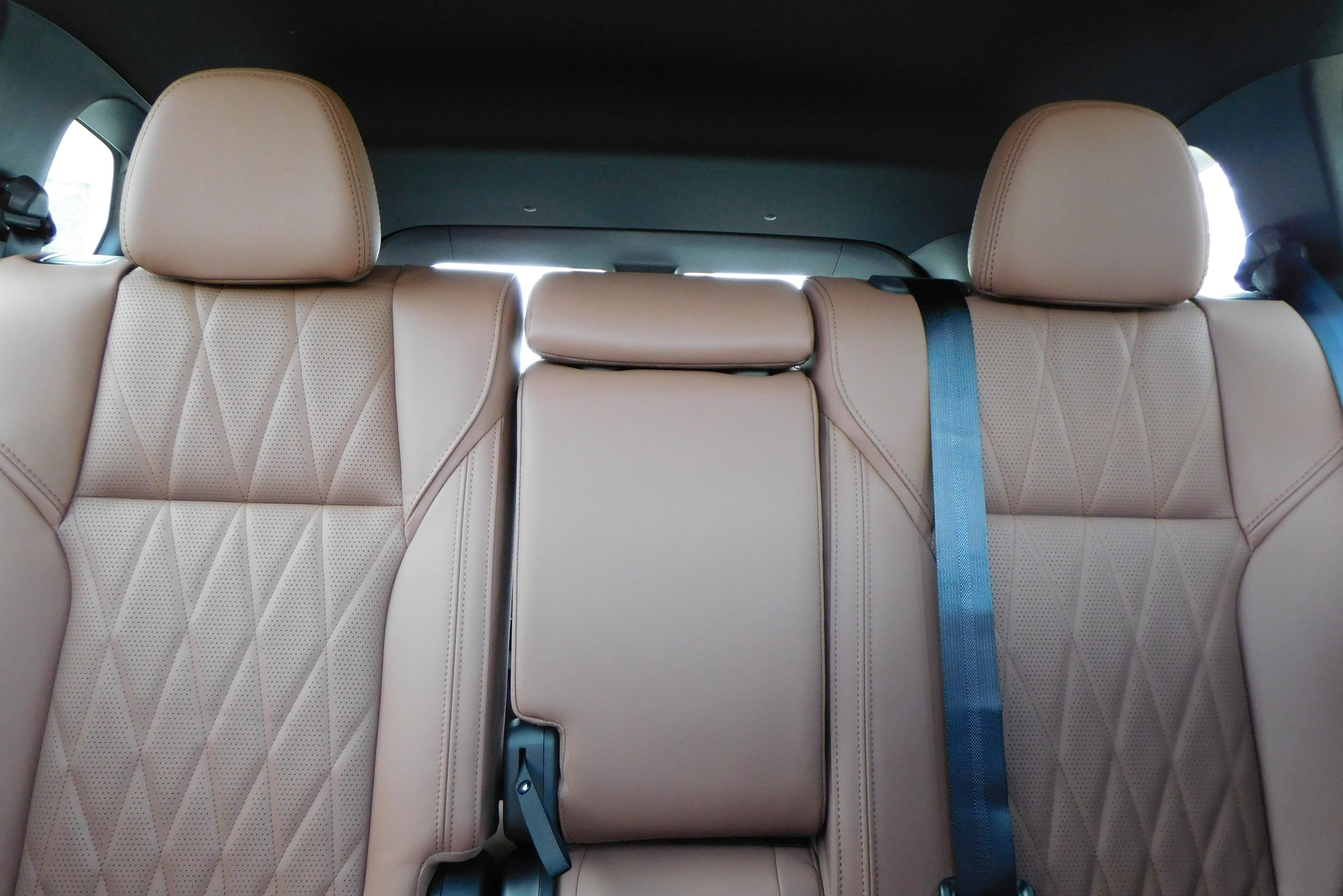 Used 2025 Mitsubishi Outlander SEL image 42