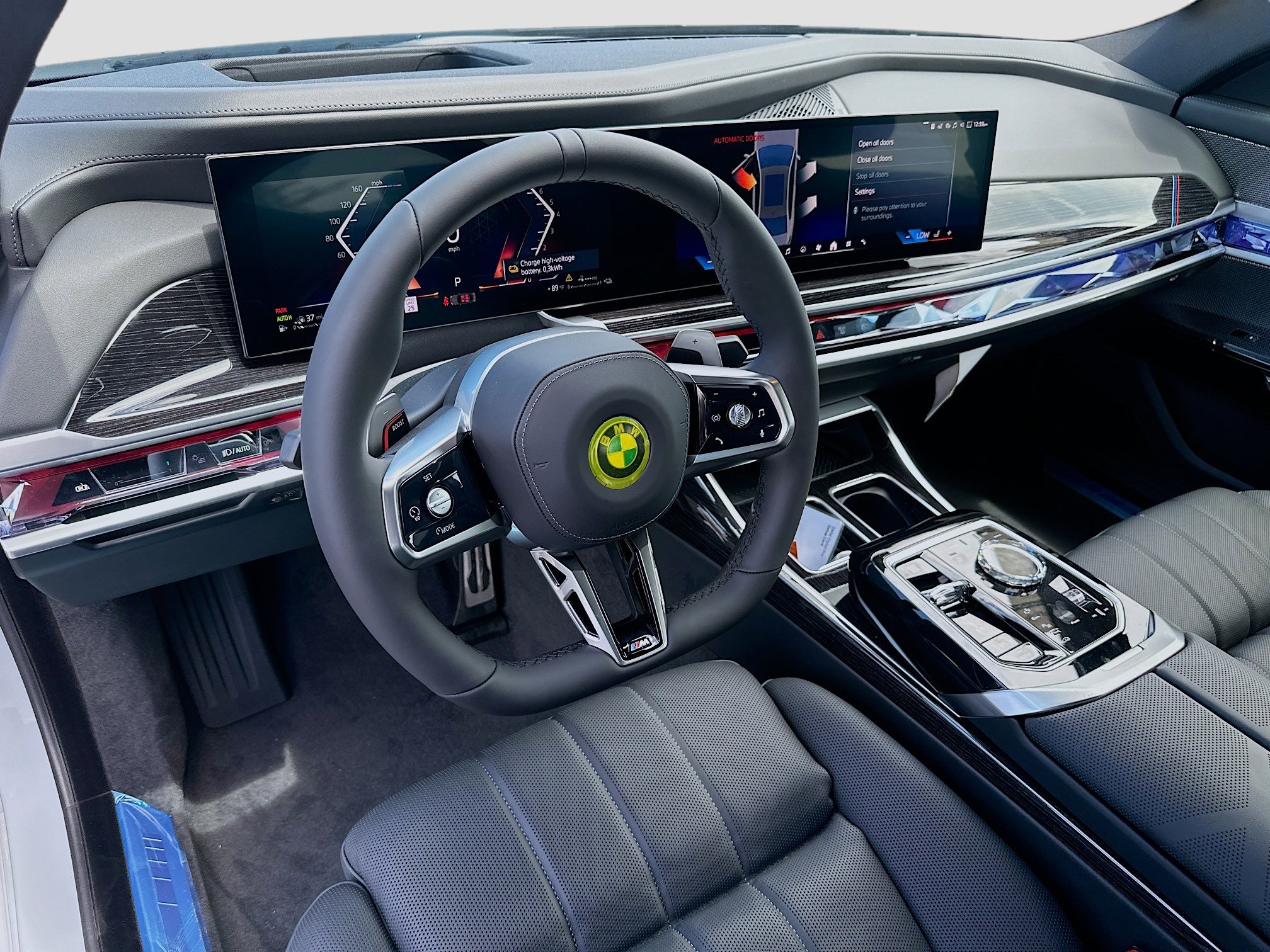 New 2026 BMW 750e xDrive w/ Executive Package image 7