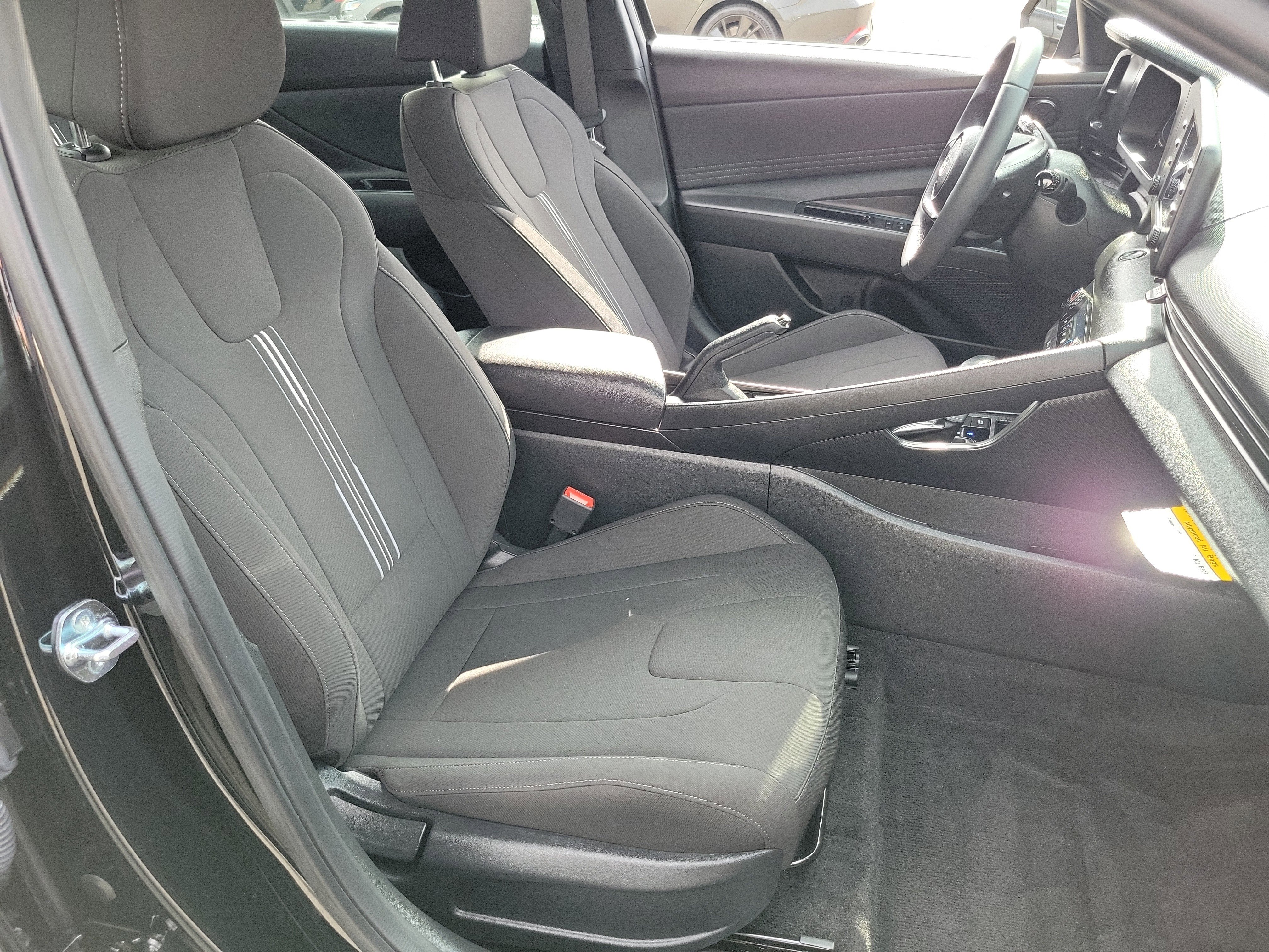 Certified 2025 Hyundai Elantra Sport w/ Cargo Package image 18