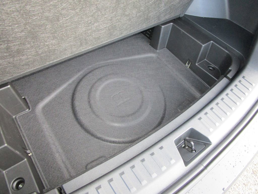 New 2026 Chevrolet Equinox LT w/ Convenience Package II FWD image 14