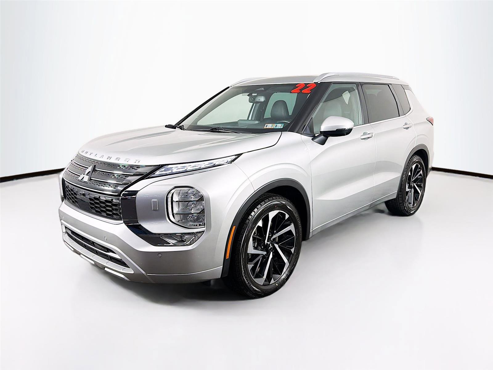 Used 2022 Mitsubishi Outlander SEL image 3