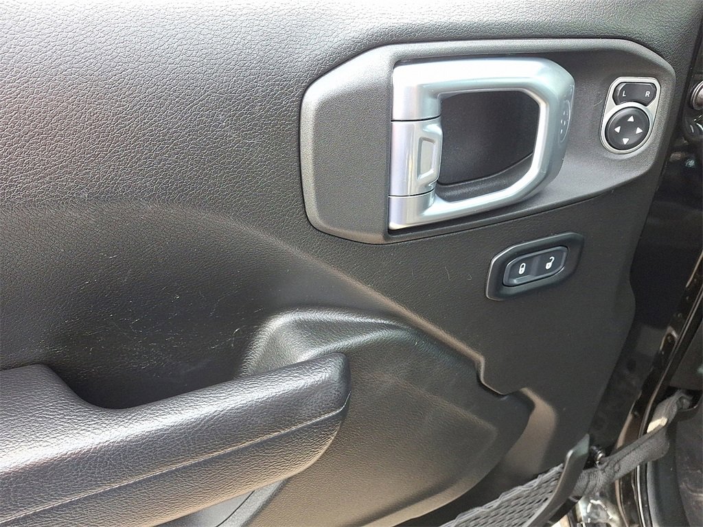 Used 2024 Jeep Wrangler Unlimited Rubicon 4xe w/ Technology Group image 12