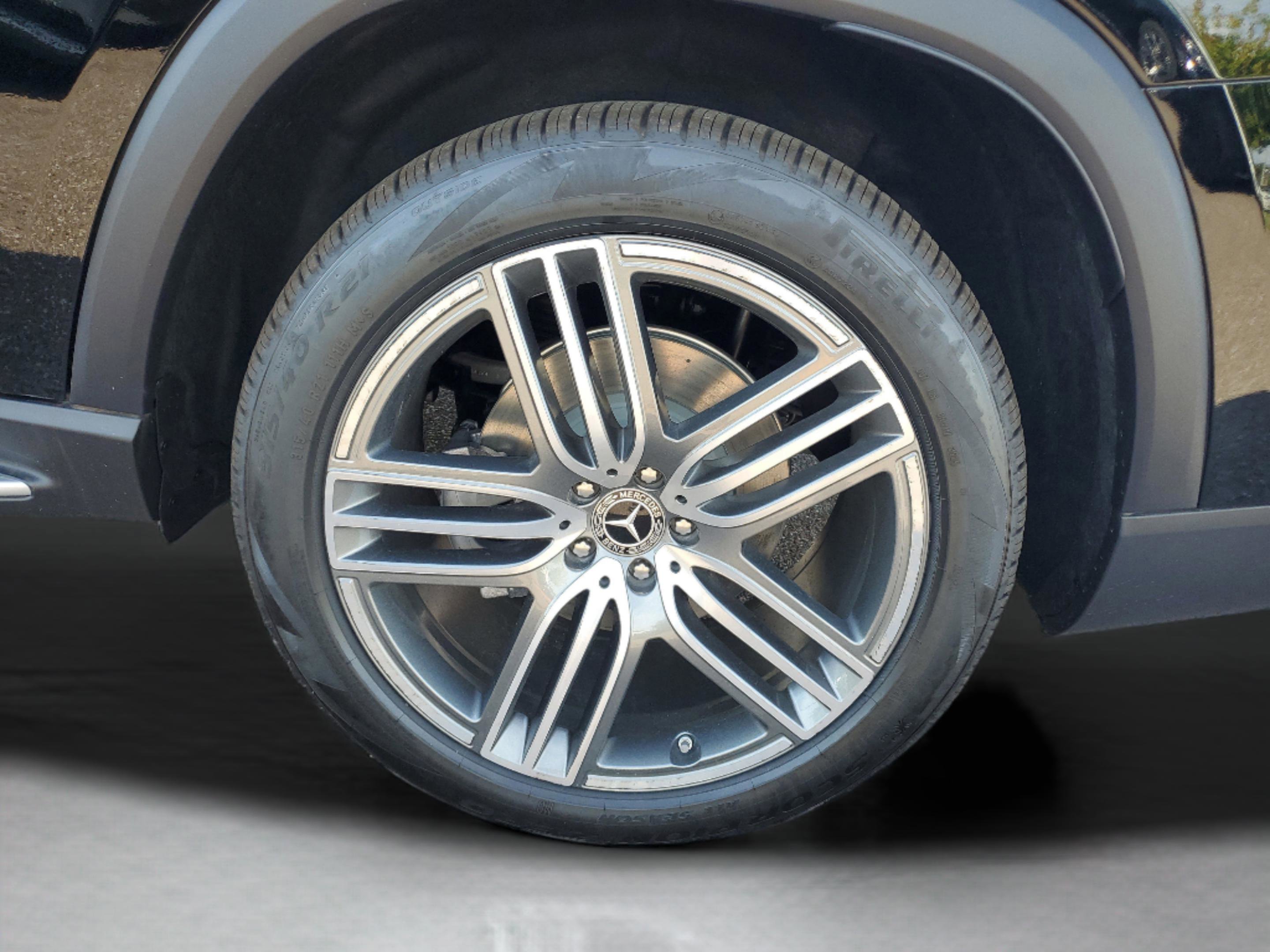 Certified 2026 Mercedes-Benz GLS 450 4MATIC image 40
