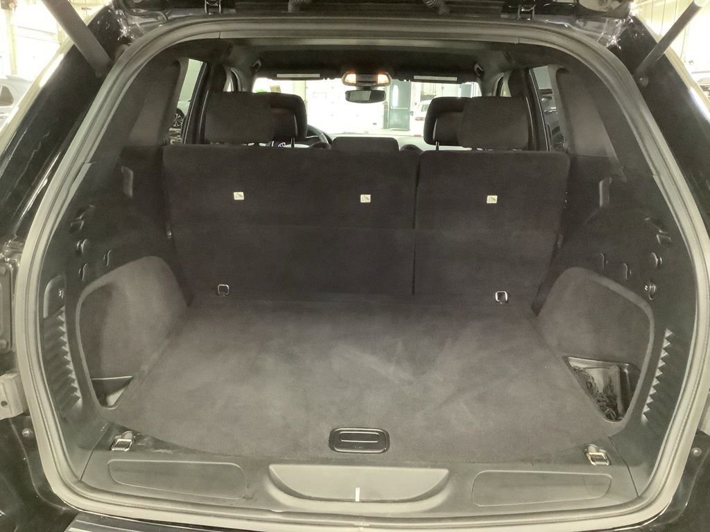 Used 2018 Jeep Grand Cherokee Laredo image 23