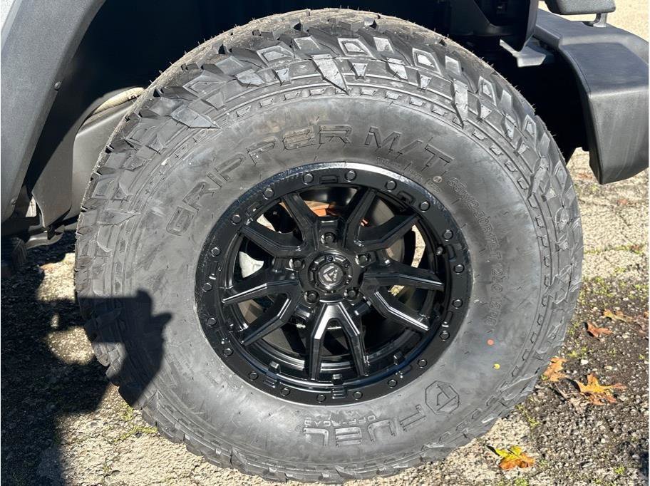 Used 2017 Jeep Wrangler Unlimited Sport w/ Quick Order Package 24S image 9