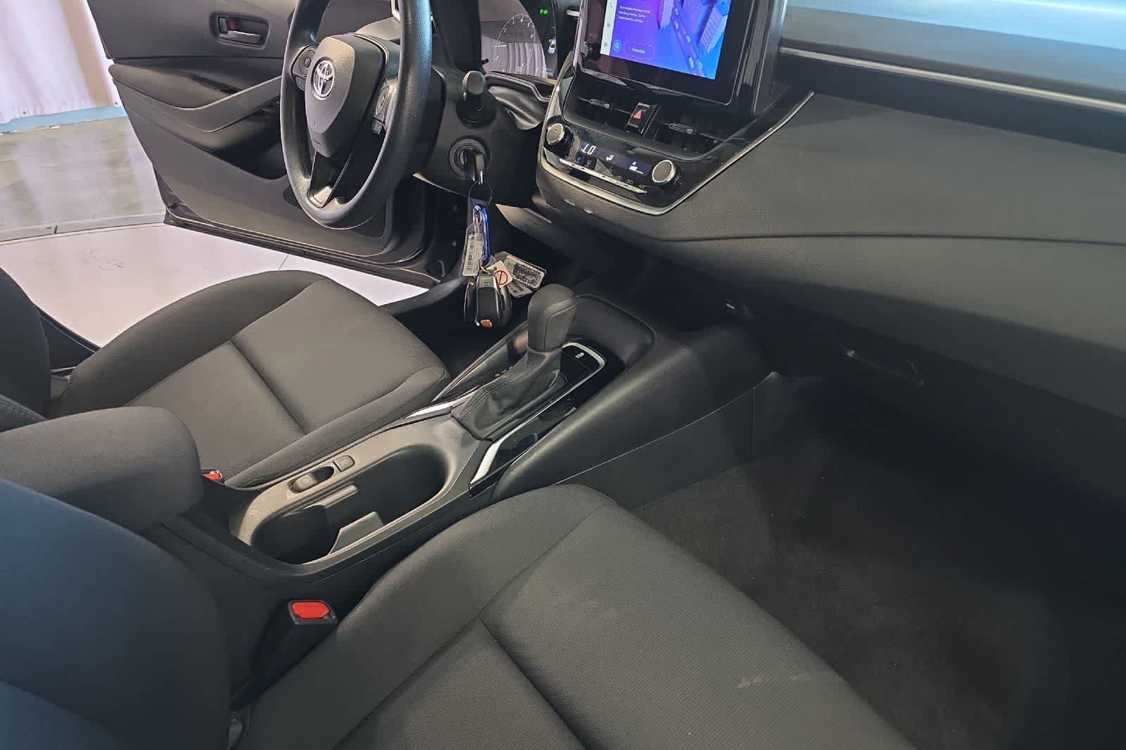 Used 2024 Toyota Corolla LE FWD image 17