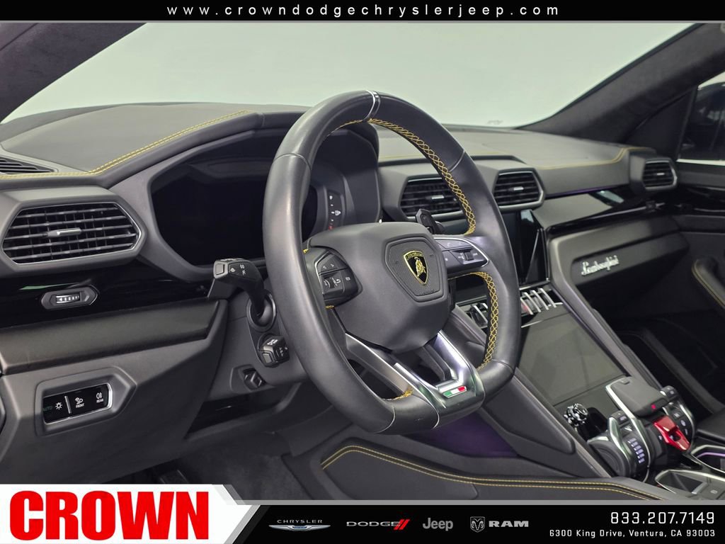 Used 2022 Lamborghini Urus AWD/4WD image 35
