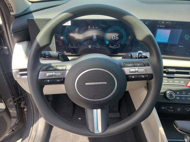 Used 2025 Hyundai Tucson SE FWD image 22