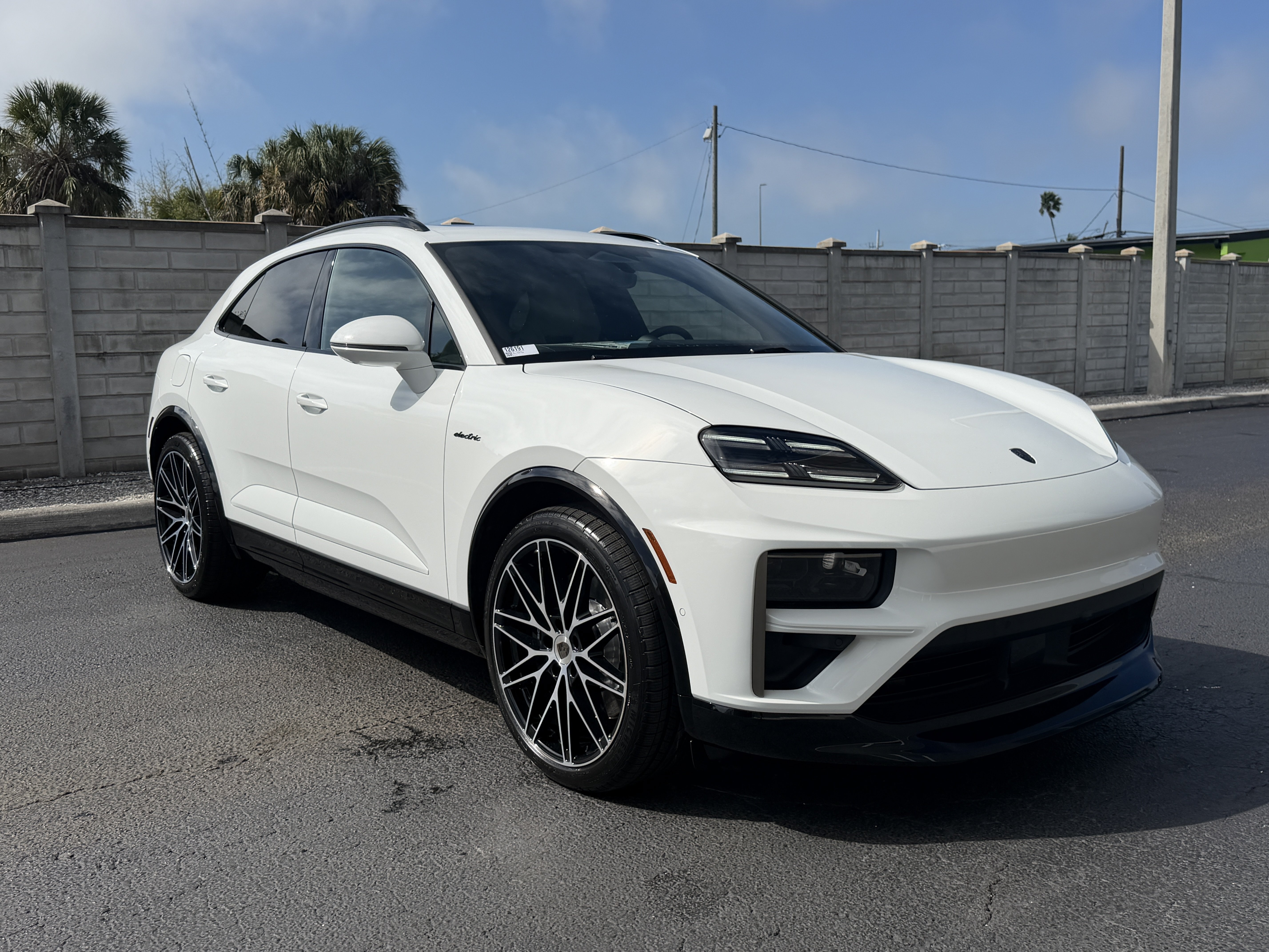 New 2026 Porsche Macan Turbo Electric AWD/4WD image 8