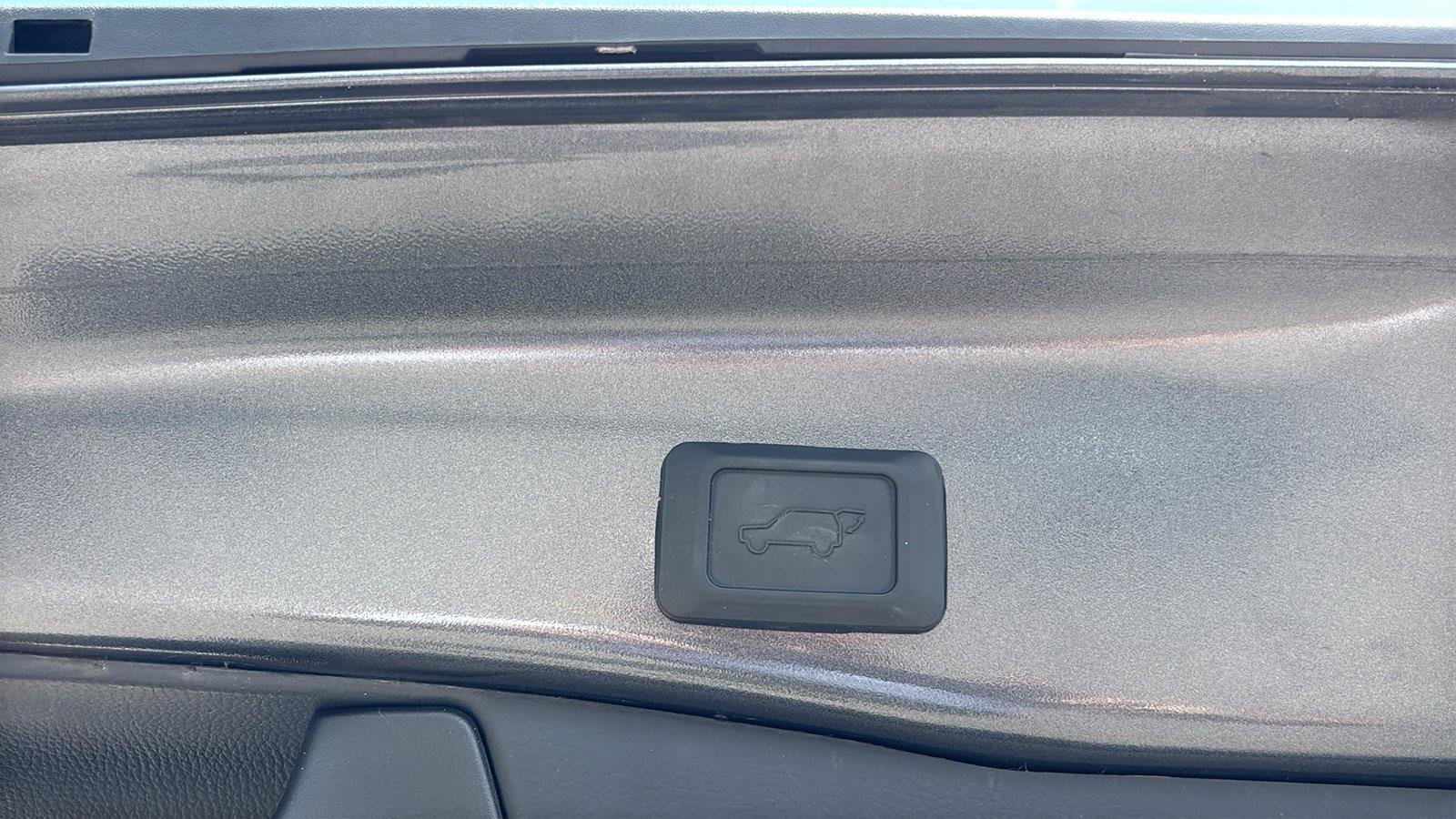 Used 2022 Toyota RAV4 XLE Premium FWD image 20