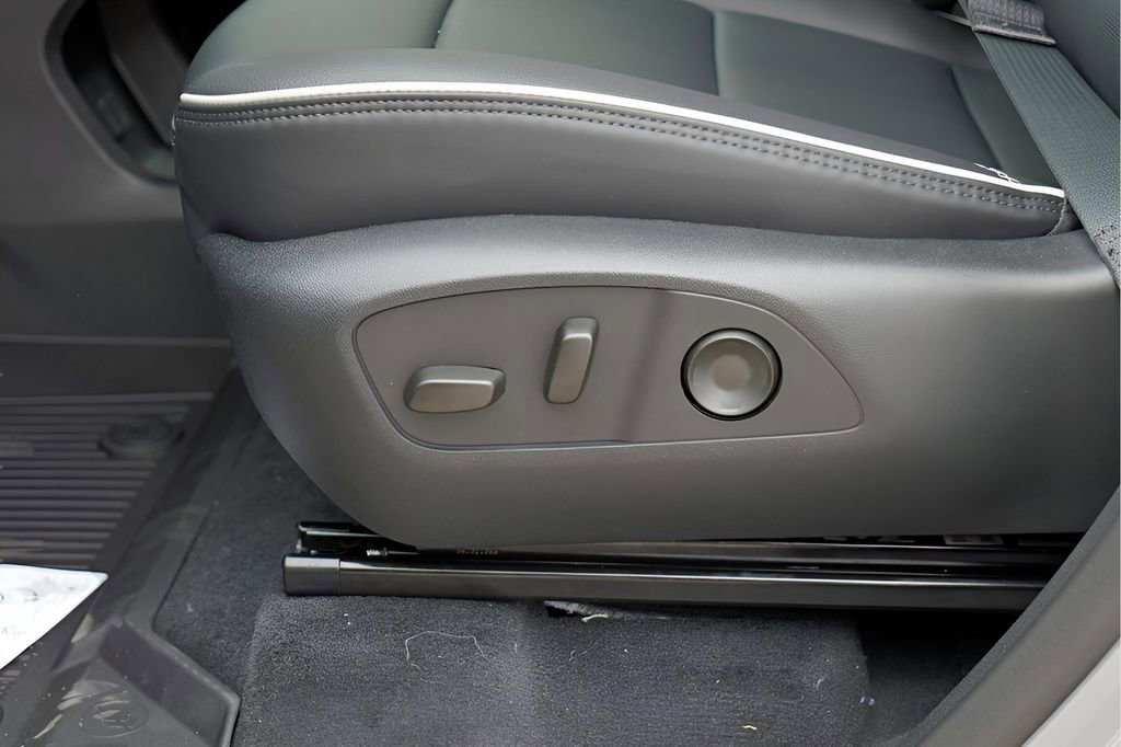 New 2026 GMC Acadia Denali w/ Super Cruise Package FWD image 21